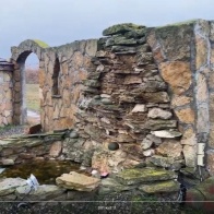 Родник у входа